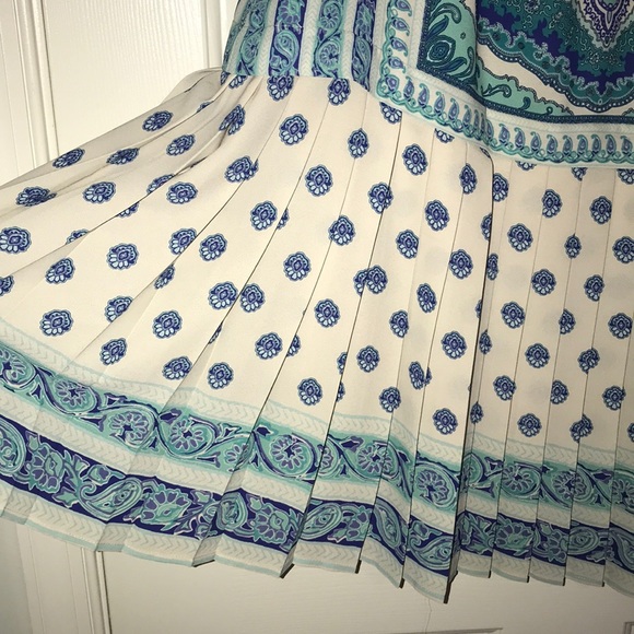 Dress - Picture 3 of 6